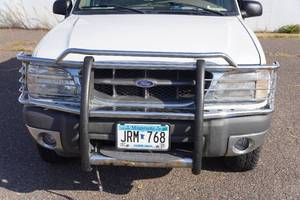 lot 1D image: 2001 Ford Explorer XLT AWD SUV - 5.0L V8