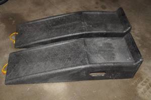 lot 273 image: 2 Rhino Ramps