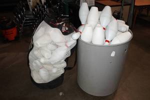 lot 275 image: Plastic Bowling Pins