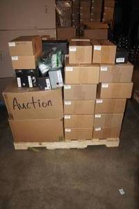 lot 280 image: Pallet of Vionic Shoes