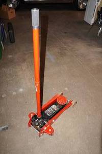 lot 1E image: Big Red 3 Ton Floor Jack