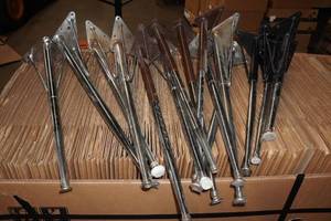 lot 293 image: 16 Adjustable Metal Table Legs