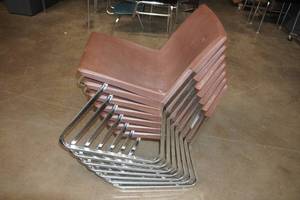 lot 295 image: 7 Plastic Chairs