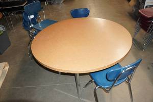 lot 296 image: Round Classroom Table with Student Chairs