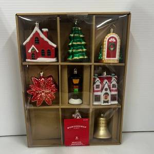 Wondershop Shatter Resistant Ornaments  1 Box of Ornaments 