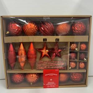 Wondershop Shatter Resistant Ornaments  1 Box of Ornaments 