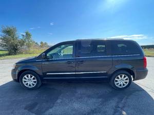2014 Chrysler Town AND Country Touring