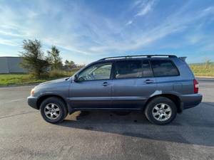 2005 Toyota Highlander - AWD - 2 OWNERS