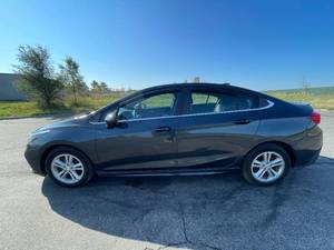 2017 Chevrolet Cruze LT - MANUAL