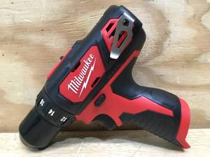 lot 23 image: Milwaukee 12V Cordless 38 inch DrillDriver
