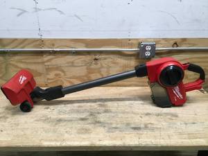 lot 81 image: Milwaukee Compact Vacuum 0940-20 18V - Tool Only
