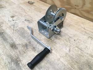 lot 83 image: 600LB800LB Hand Winch