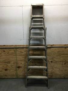 lot 102 image: 8-Foot Step Ladder