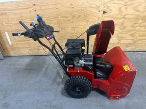 lot 94 image: TORO Power Max 824 OE Gas Snow Blower