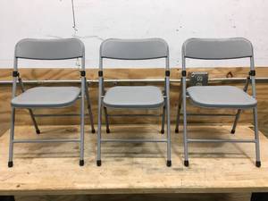 lot 140 image: Set of 3 Grey Plastic Folding Chairs