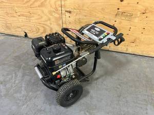 lot 142 image: Simpson 4400 PSI 4.0 GPM Gas Pressure Washer