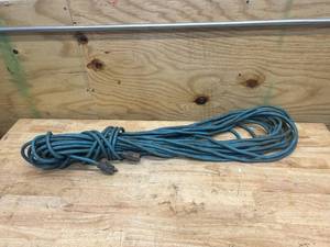 lot 173 image: 100 Extension Cable