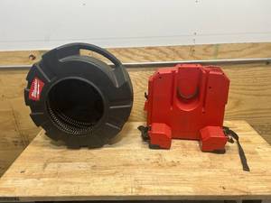 lot 174 image: MILWAUKEE Cable Container with Switch Pack Power Base (2775-20)