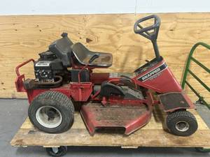 lot 175 image: SNAPPER 30 Riding Lawn Mower Model 300813BE
