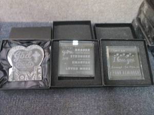 lot 1 image: 3 Assorted Desk Dcor...