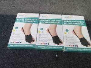 lot 80 image: 3- 2pks Puikos Bunion Sleeve with G...