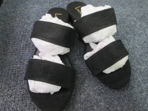 lot 151 image: Case of 12 pairs Size 7 Lulus Devin...