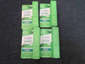 lot 200 image: 4- 0.75 St Ives. Acne Control...