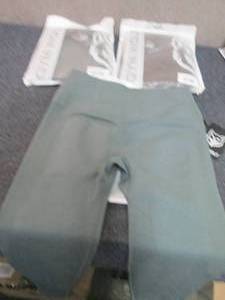 lot 323 image: 3 pr High Waisted Gym Wolf Size Sma...