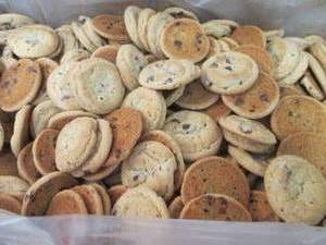 lot 328 image: CC 8lb Roundys FROZEN Mini Milk Ch...