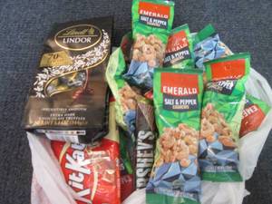 lot 418 image: 12 pks Assorted Snacks...