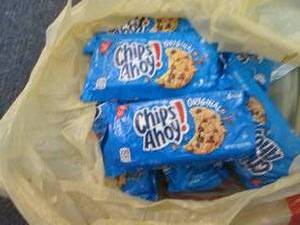lot 432 image: 12- 1.55 oz Chips Ahoy...