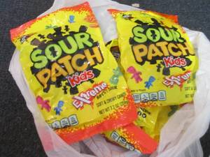 lot 443 image: 6- 7.2 oz Sour Patch Kids Extreme...