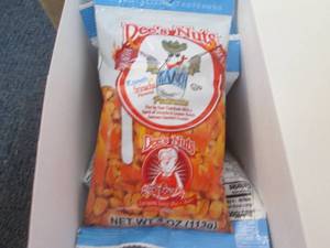 lot 481 image: 10 - 4 oz Dees Ranch & Siracha Pea...