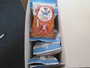 lot 484 image: 10 - 4 oz Dees Ranch & Siracha Pea...