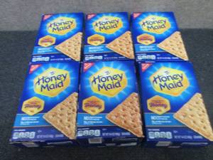lot 493 image: 6- 14.4 oz Honey Maid Graham Cracke...