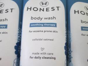lot 506 image: 6- 8 oz Honest Soothing Therapy Bod...