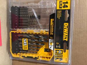 DEWALT Black and Gold Drill Bit Set (14-Piece)   Customer Returns See Pictures