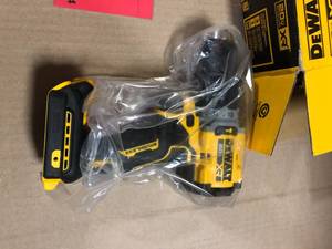 DEWALT 20V Compact Cordless 12 in. Hammer Drill (Tool Only) Customer Returns See Pictures