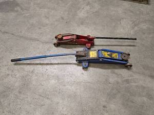 lot 4 image: 2 floor jacks