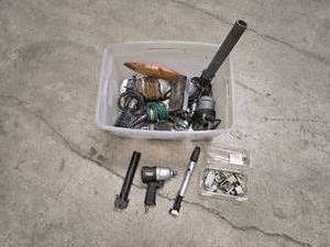 lot 38 image: Tote of tools