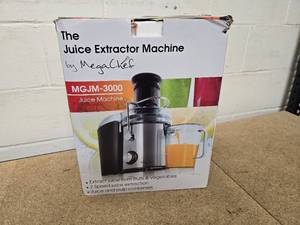 lot 49 image: Mega Chef Juice Extractor Machine - 2 speeds - Juice and pulp containers (in box - customer return)