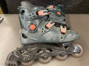 lot 10 image: Inline Skates with Adjustable Straps and Wheels