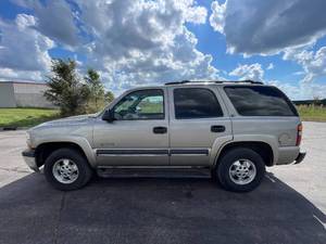 2002 Chevrolet Tahoe LS - 4X4