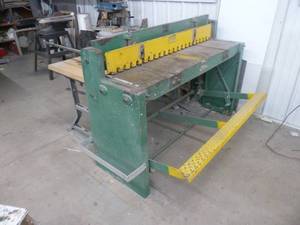 lot 12 image: Grizzly Foot Shear 52