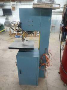 lot 13 image: Enco Band Saw