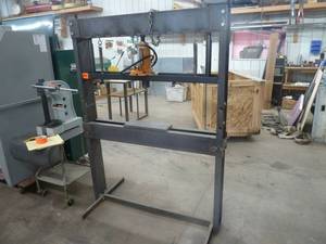 lot 17 image: 20 Ton Adjustable Press