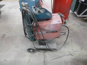 lot 19 image: Snap-On Mig Wire Feed Welder