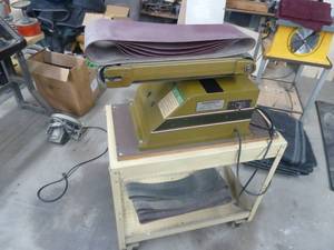 lot 32 image: Powermatic Belt Sander