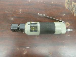 lot 61 image: Chicago Pneumatic Air PunchFlange Tool