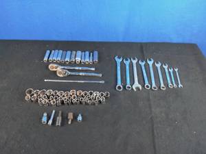 lot 96 image: 38 and 14 Wrenches and Sockets Craftsman, Husky, Etc.&nbsp